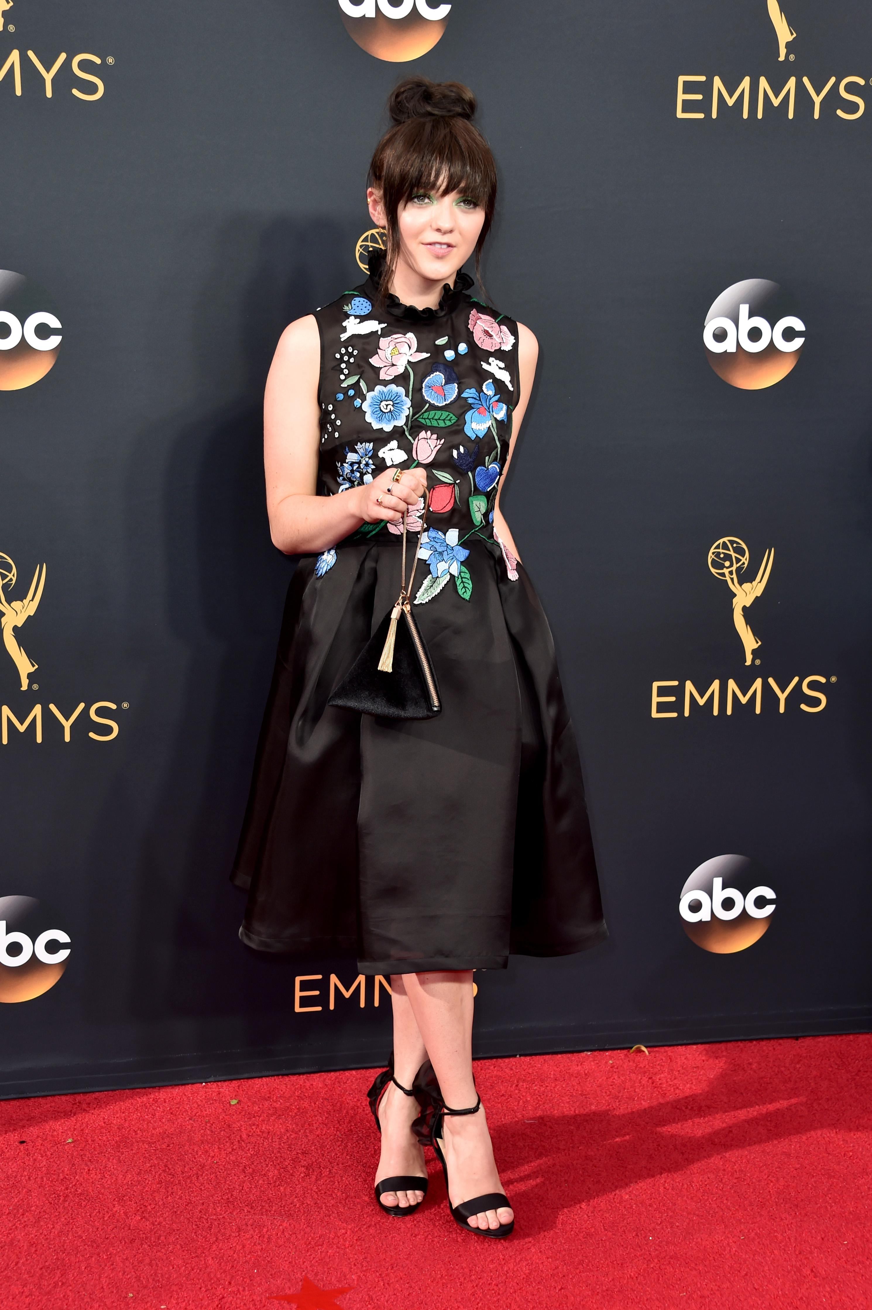 maisie williams red carpet emmy 2016 maisie williams red carpet emmy 2016