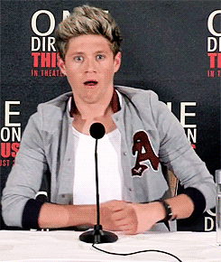 Niall Horan brinca que está passando mal em coletiva de imprensa