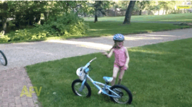 Menina na bicicleta Menina na bicicleta