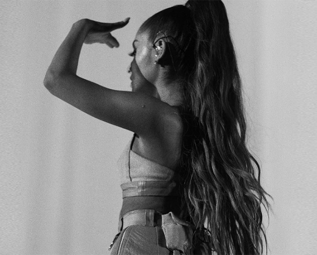 ariana grande rabo de cavalo