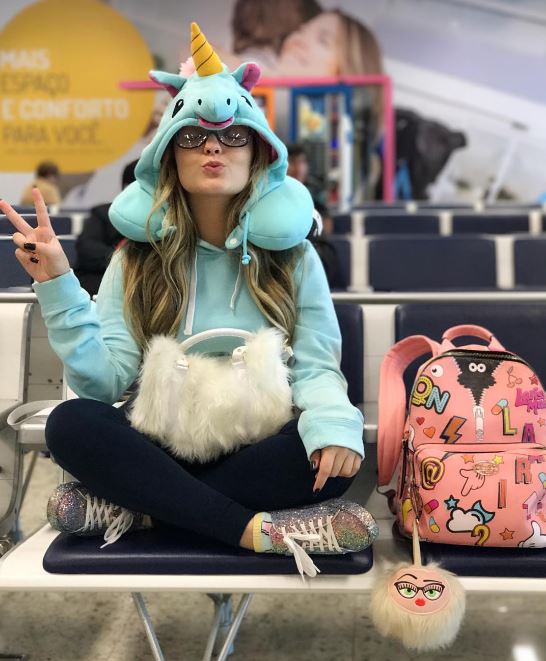 larissa manoela unicornio