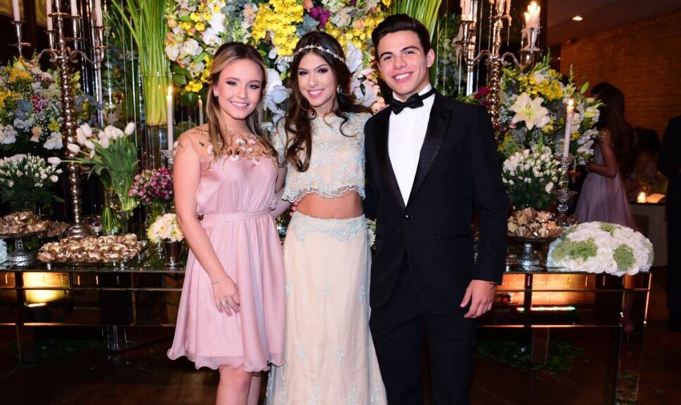 larissa-manoela-thomaz-costa-aniversario-15-anos-fe-concon