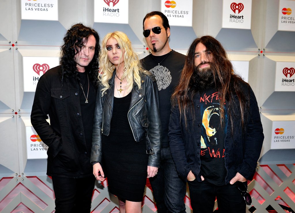 2014 iHeartRadio Music Festival - Night 1 - Backstage