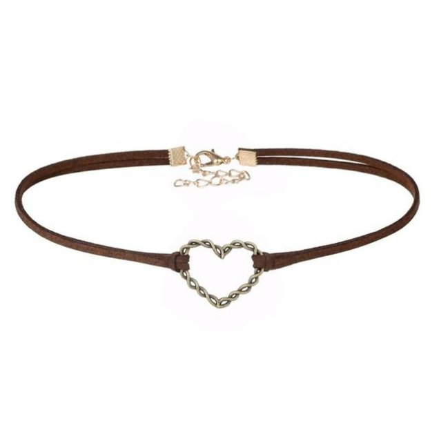 Na Blue Tail Store (R$24,90), o pingente de coração é todo trançado e fofo. Na Blue Tail Store (R$24,90), o pingente de coração é todo trançado e fofo.