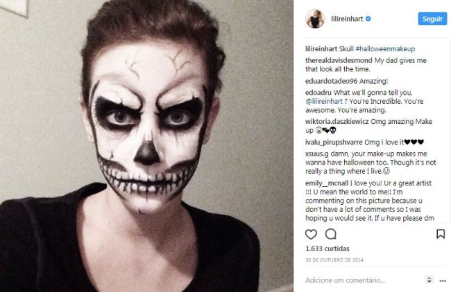 lili-reinhart-caveira-maquiagem-halloween