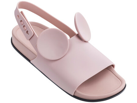 A beach Slide Sandal custa R$160.