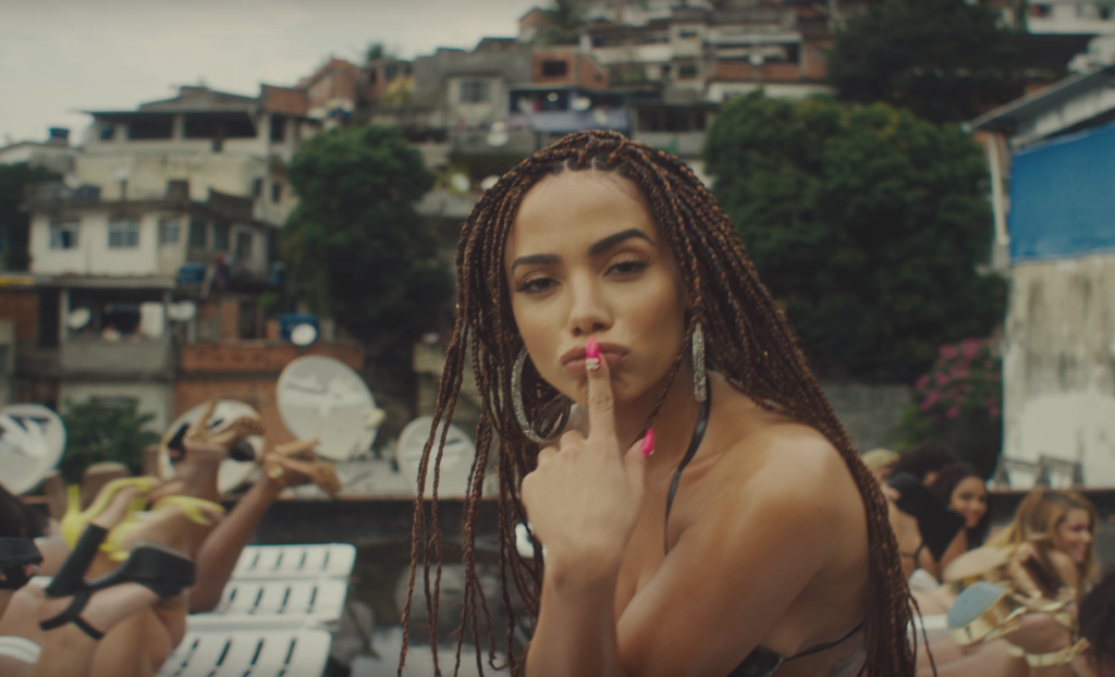 anitta-vai-malandra-laje