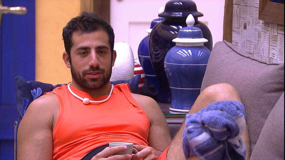 bbb18-kaysar-recebe-atendimento-medico-48-horas-repouso