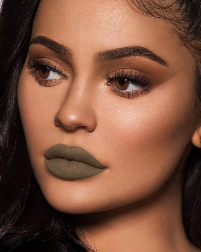 batom-verde-ironic-kylie-jenner-cosmetics-1