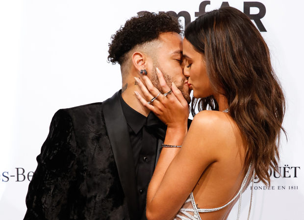 bruna-marquezine-neymar-beijos-amfar-2018 bruna-marquezine-neymar-beijos-amfar-2018