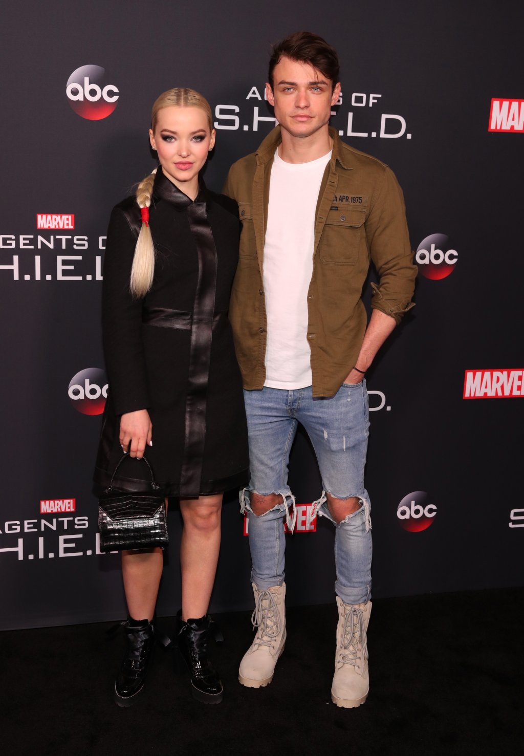 dove-cameron-thomas-doherty