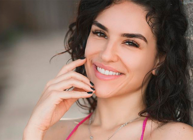 kefera-de-biquini-sorrindo kefera-de-biquini-sorrindo