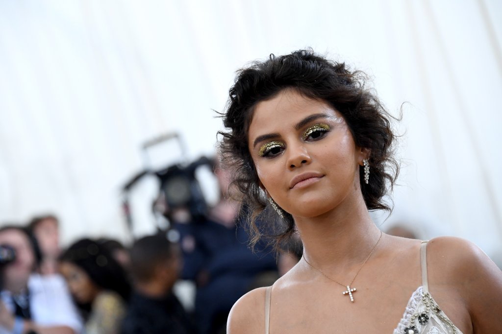 selena-gomez-met-gala