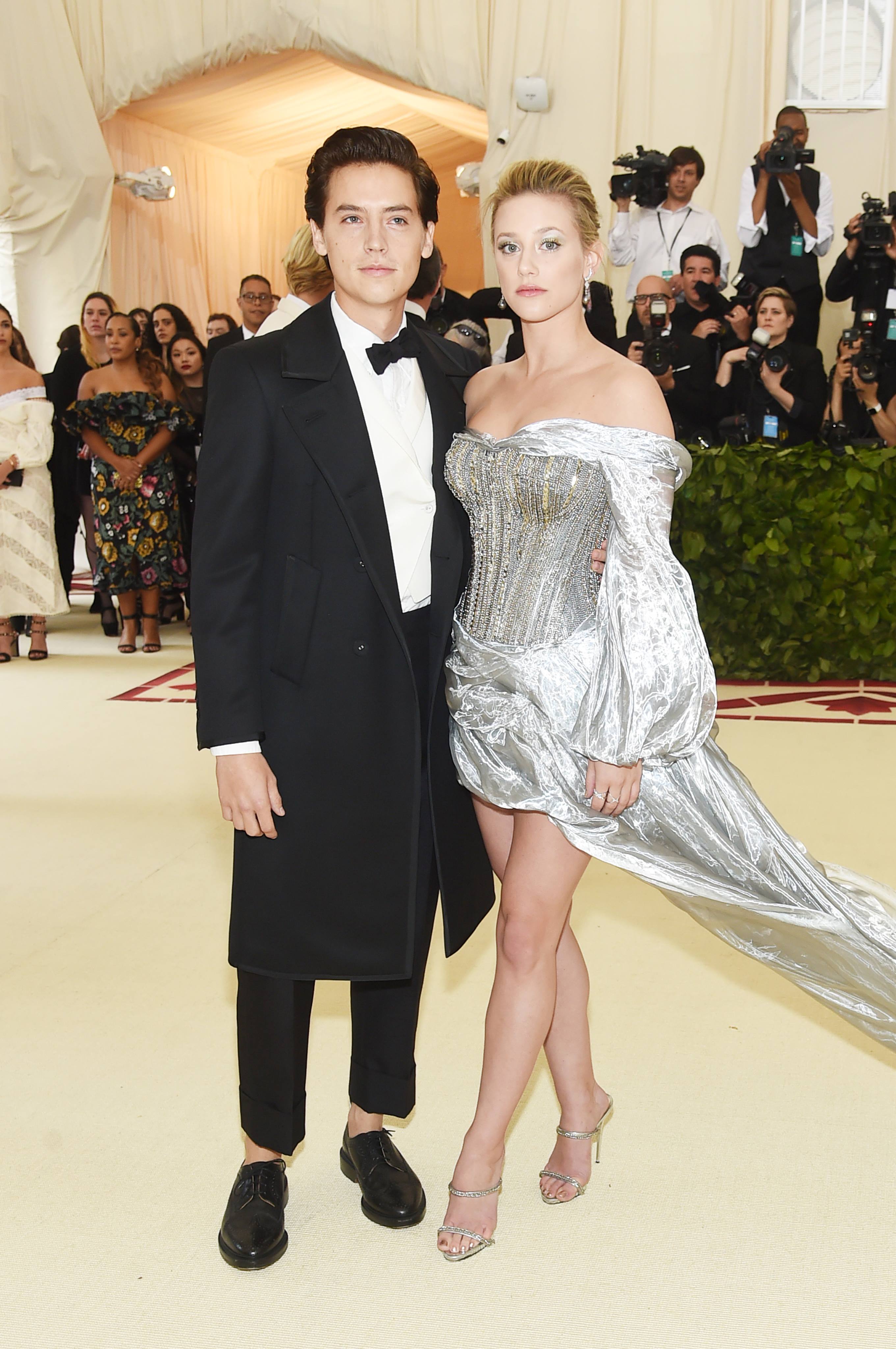 Lili-Reinhart-Cole Sprouse-met-gala-2018 (2)