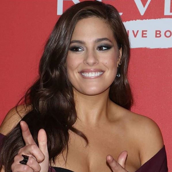 famosas-que-quebram-padrõe-de-beleza-ashley-graham famosas-que-quebram-padrõe-de-beleza-ashley-graham