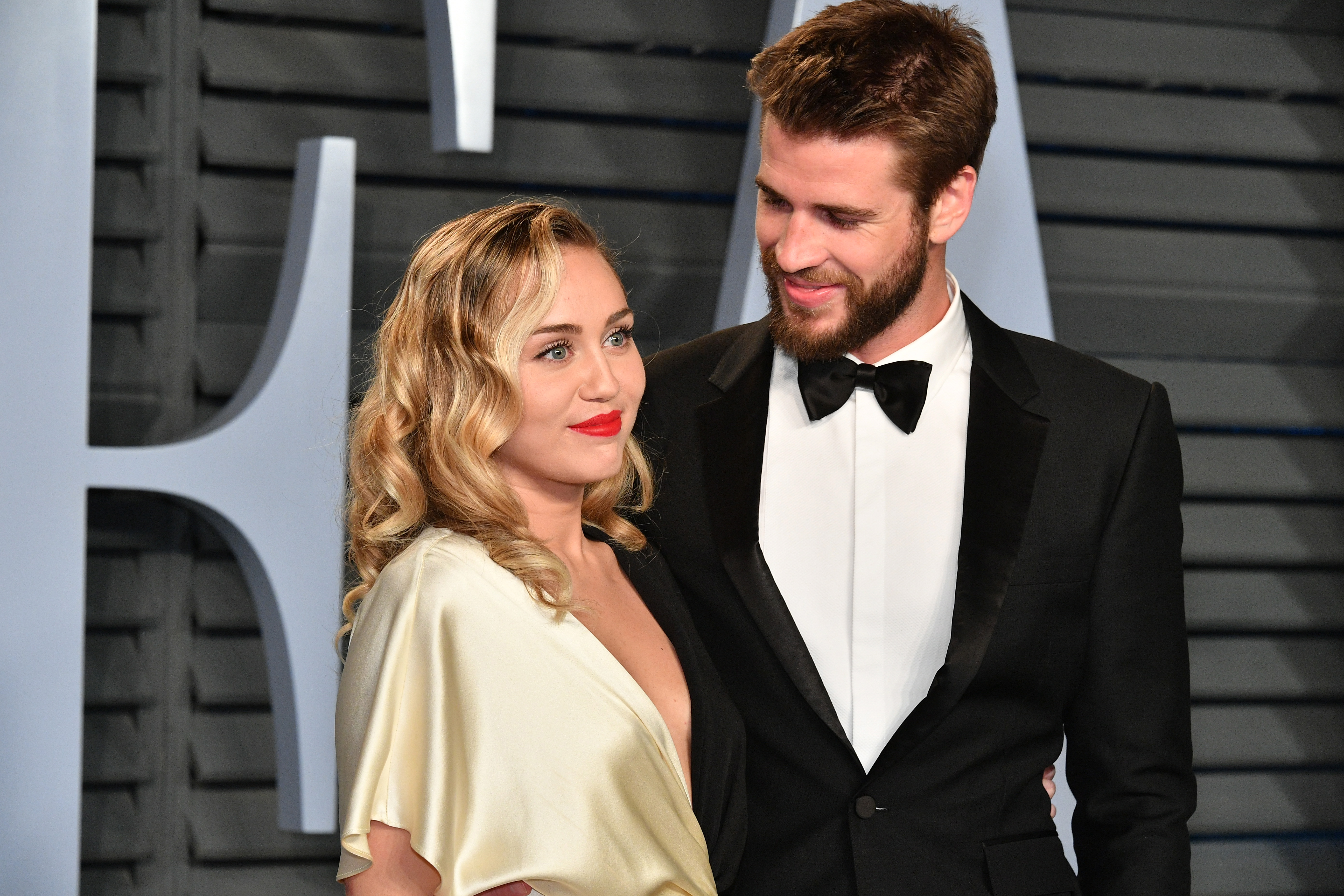 miley-cyrus-liam-hemsworth