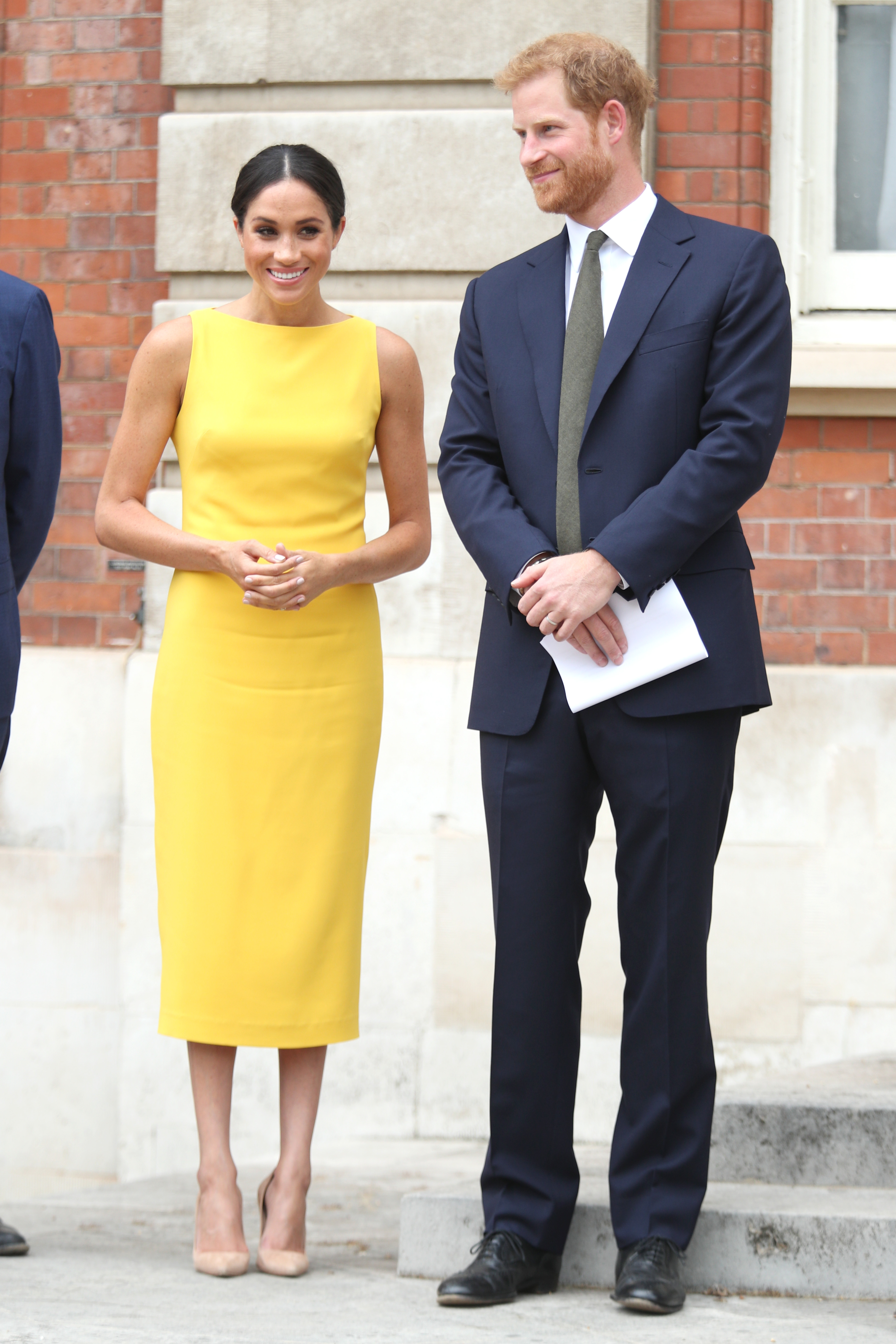 meghan-markle-vestido-amarelo