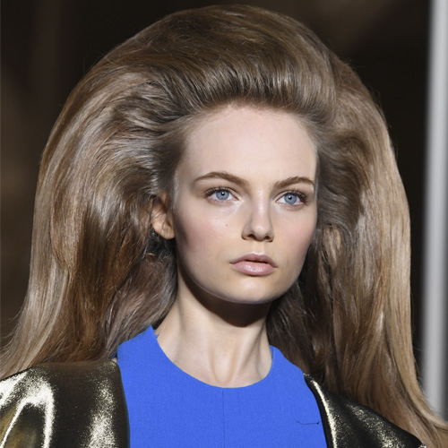 penteado-cabelo-desfile-valentino-volume