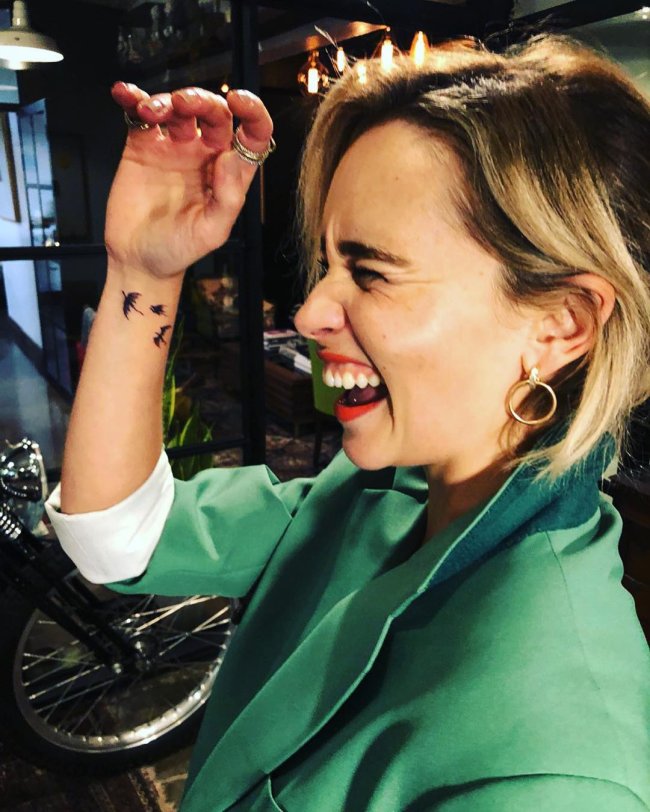 emilia-clarke-Daenerys-Targaryen-game-of-thrones-tatuagem-dragoes emilia-clarke-Daenerys-Targaryen-game-of-thrones-tatuagem-dragoes