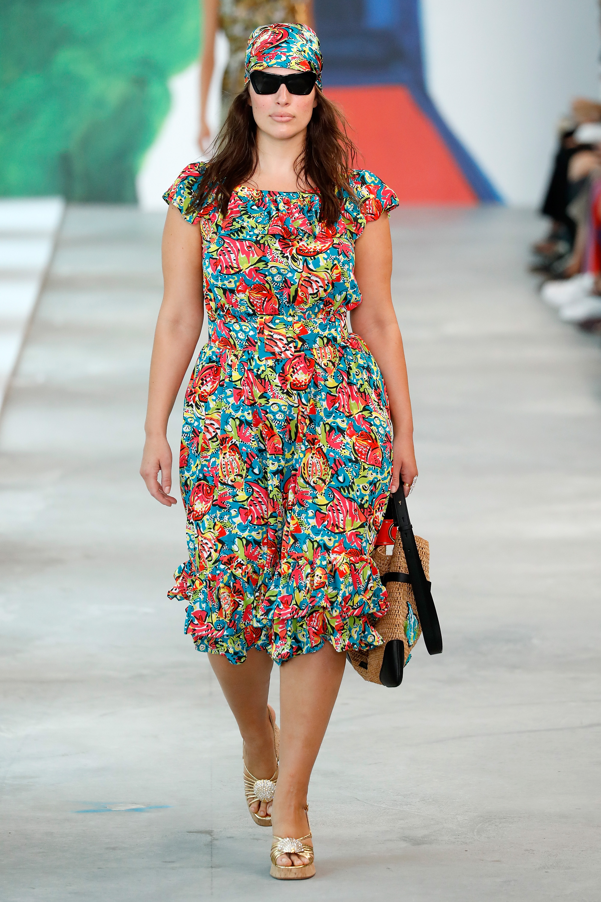 Ashley Graham no desfile de verão 2019 de Michael Kors.