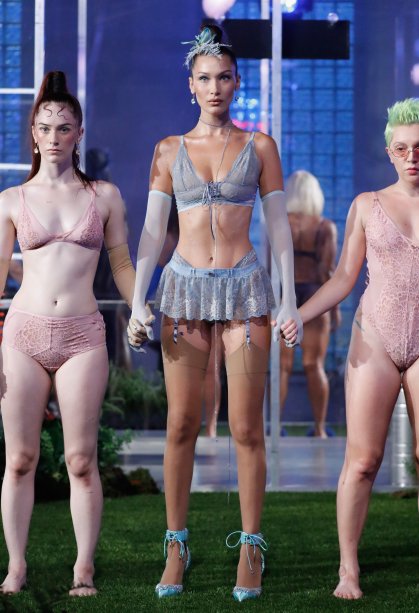 Desfile da Savage X Fenty na NYFW. Desfile da Savage X Fenty na NYFW.