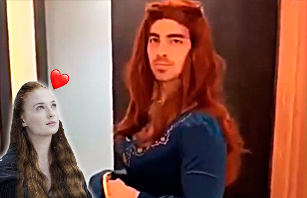 Uma homenagem dessas! Joe Jonas vira ‘noiva’ Santa Stark para o Halloween