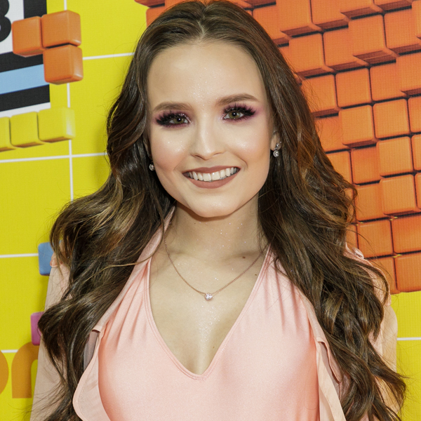larissa-manoela-maquiagem-rosa-meus-premios-nick larissa-manoela-maquiagem-rosa-meus-premios-nick