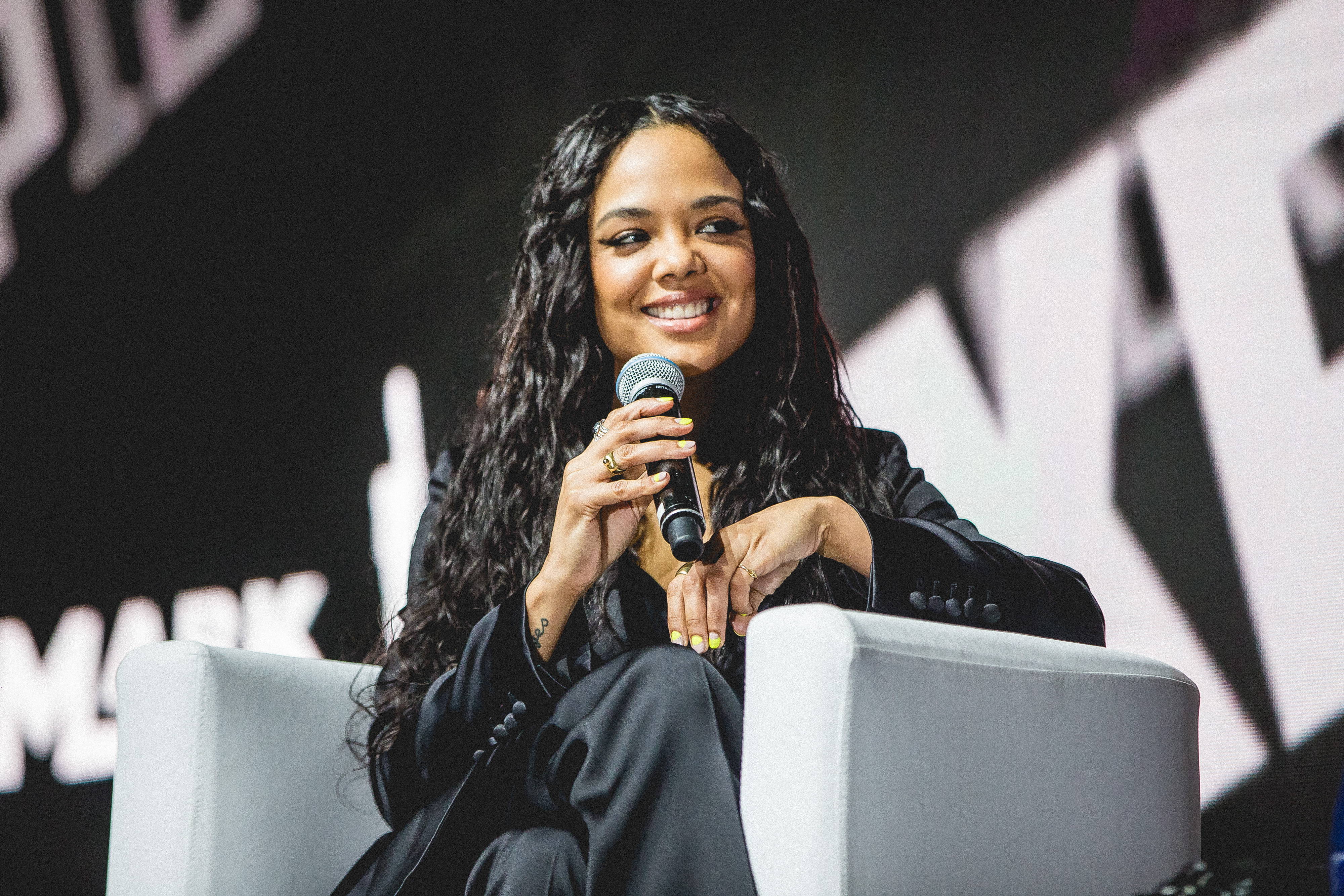 ccxp-painel-sony-tessa-thompson-homens-de-preto-mib