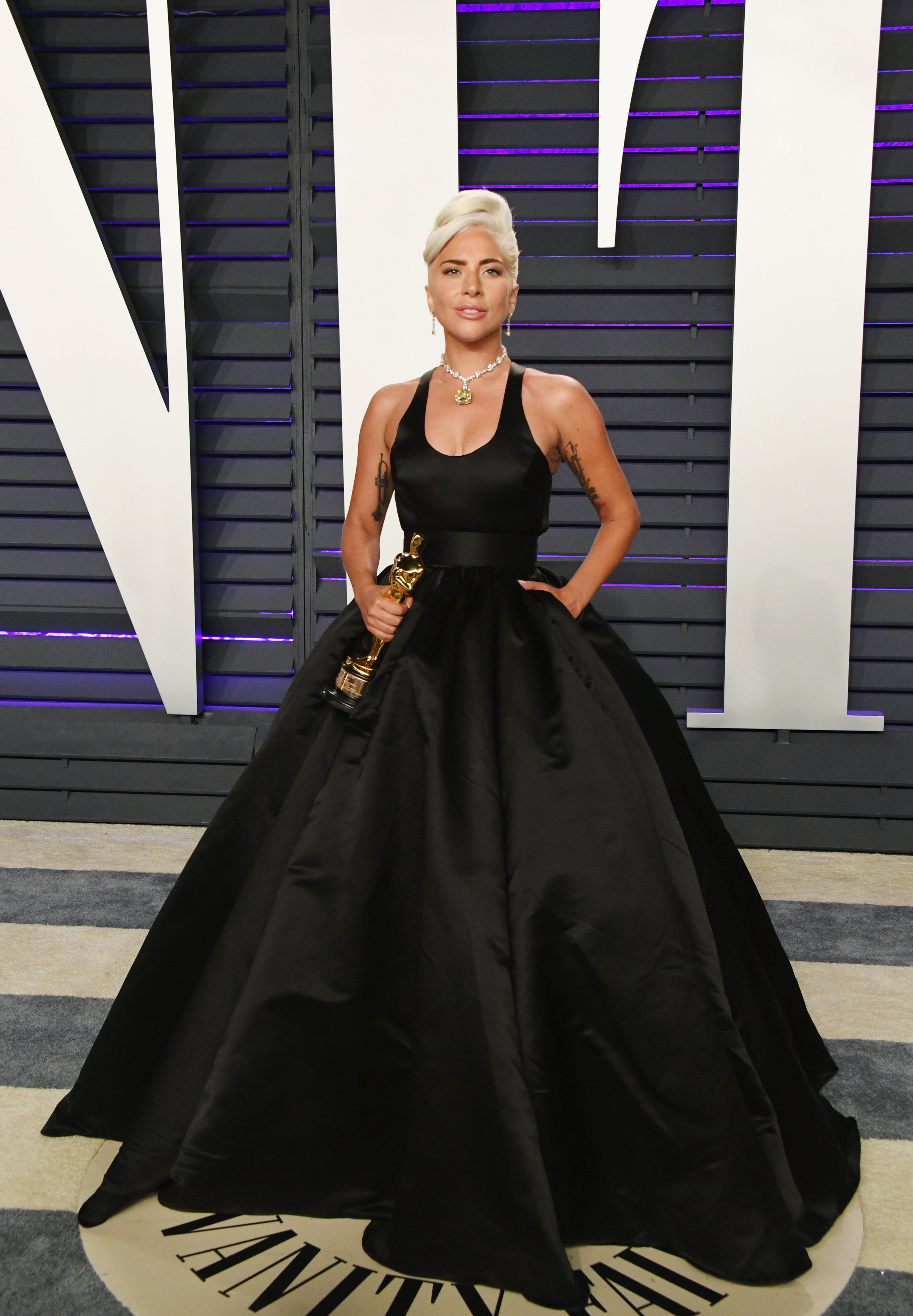 lady-gaga-oscar-2019 Lady Gaga e seu vestido Brandon Maxwell.