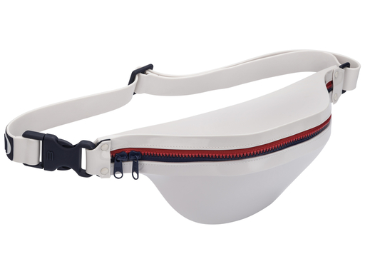 Pochete branca Melissa / FILA (R$ 210*). Pochete branca Melissa / FILA (R$ 210*).