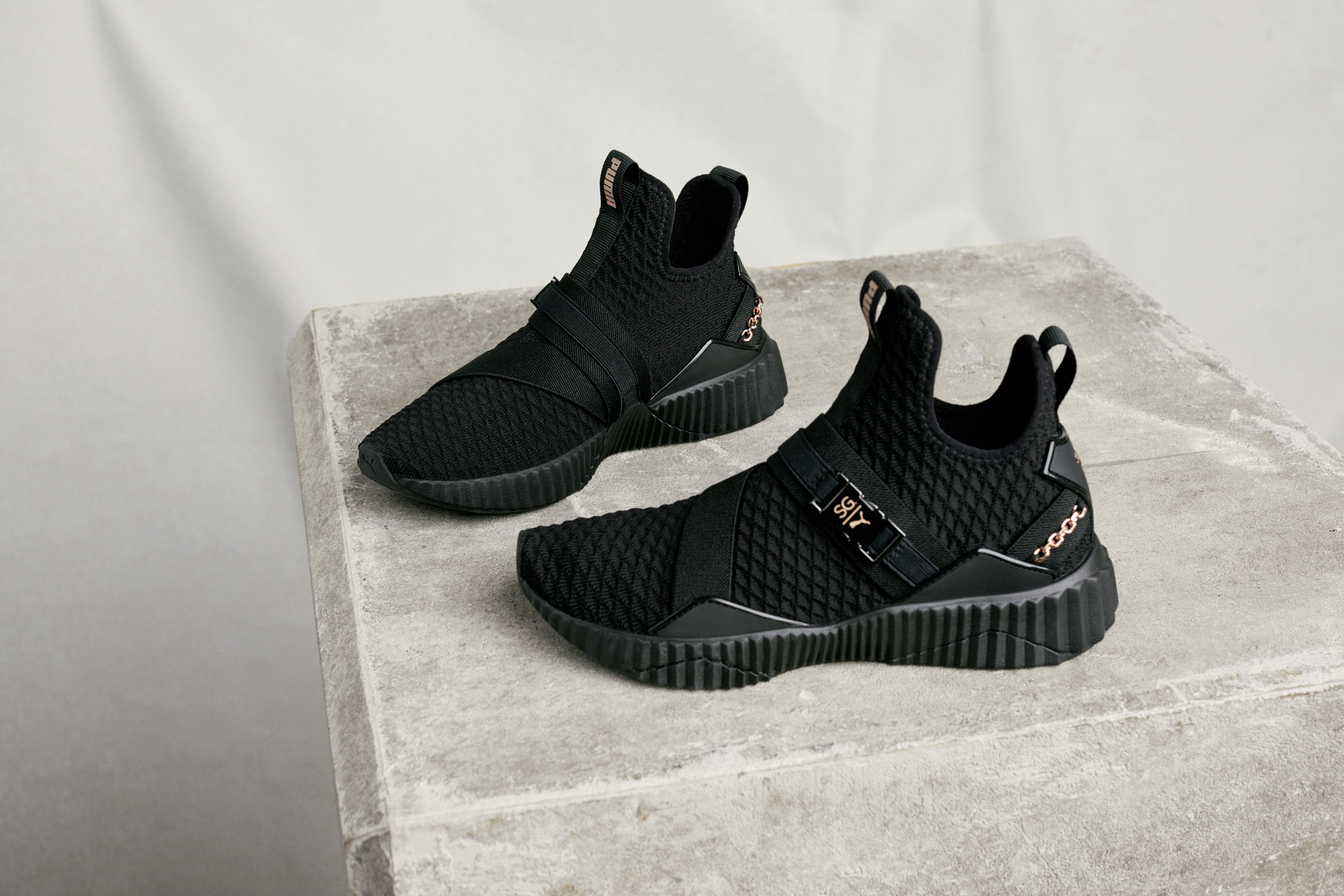 tenis-preto-selena-gomez-puma Tênis da coleção da Selena Gomez com a Puma