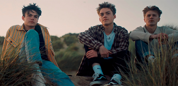 New Hope Club sai para uma road trip romântica no clipe de ‘Love Again’