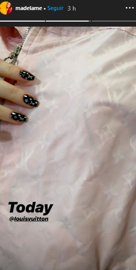 nail-art-Louis-Vuitton-Madelaine-Petsch