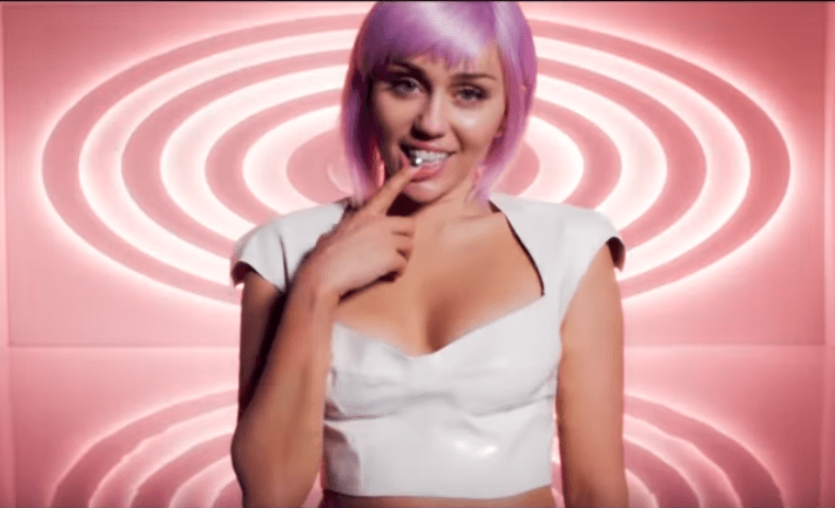 ashley-o-miley-cyrus-clipe