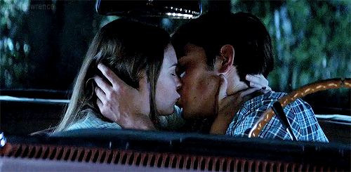 britt-robertson-kj-apa-beijo-gif britt-robertson-kj-apa-beijo-gif