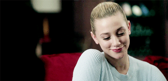 betty cooper Lili Reinhart como Betty Cooper