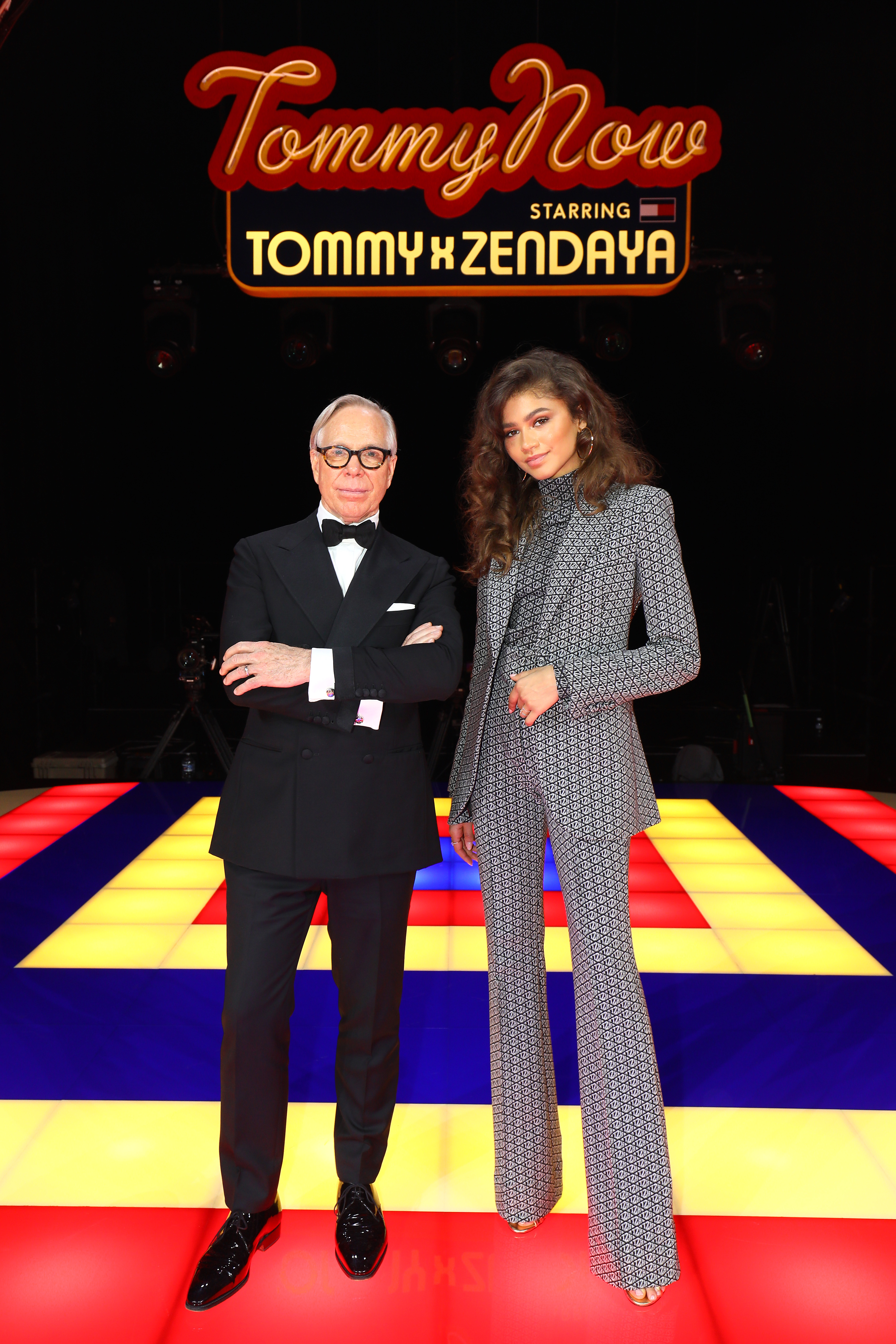 Tommy Hilfiger e Zendaya juntos em desfile da marca.