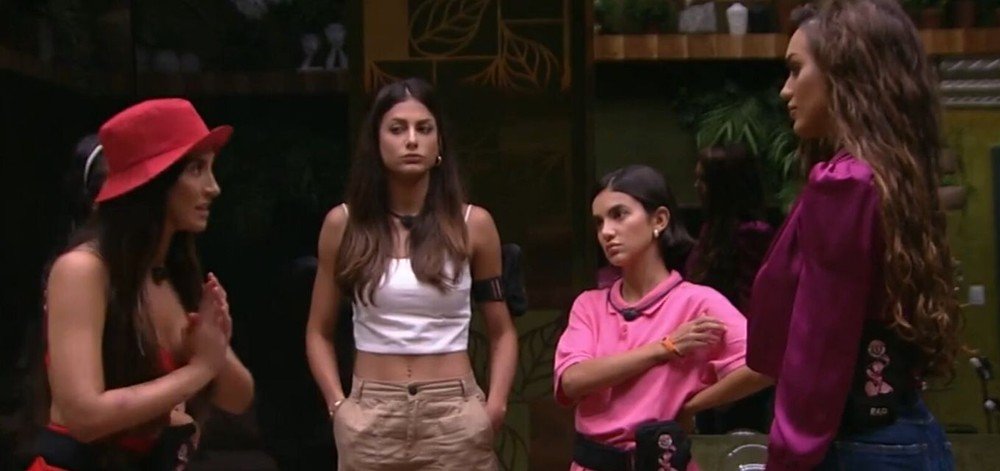 Bia, Flay e Rafa: treta no Big Brother Brasil 2Bianca Andrade, Rafa Kalimann e Flayslane discutem no Big Brother Brasil 20