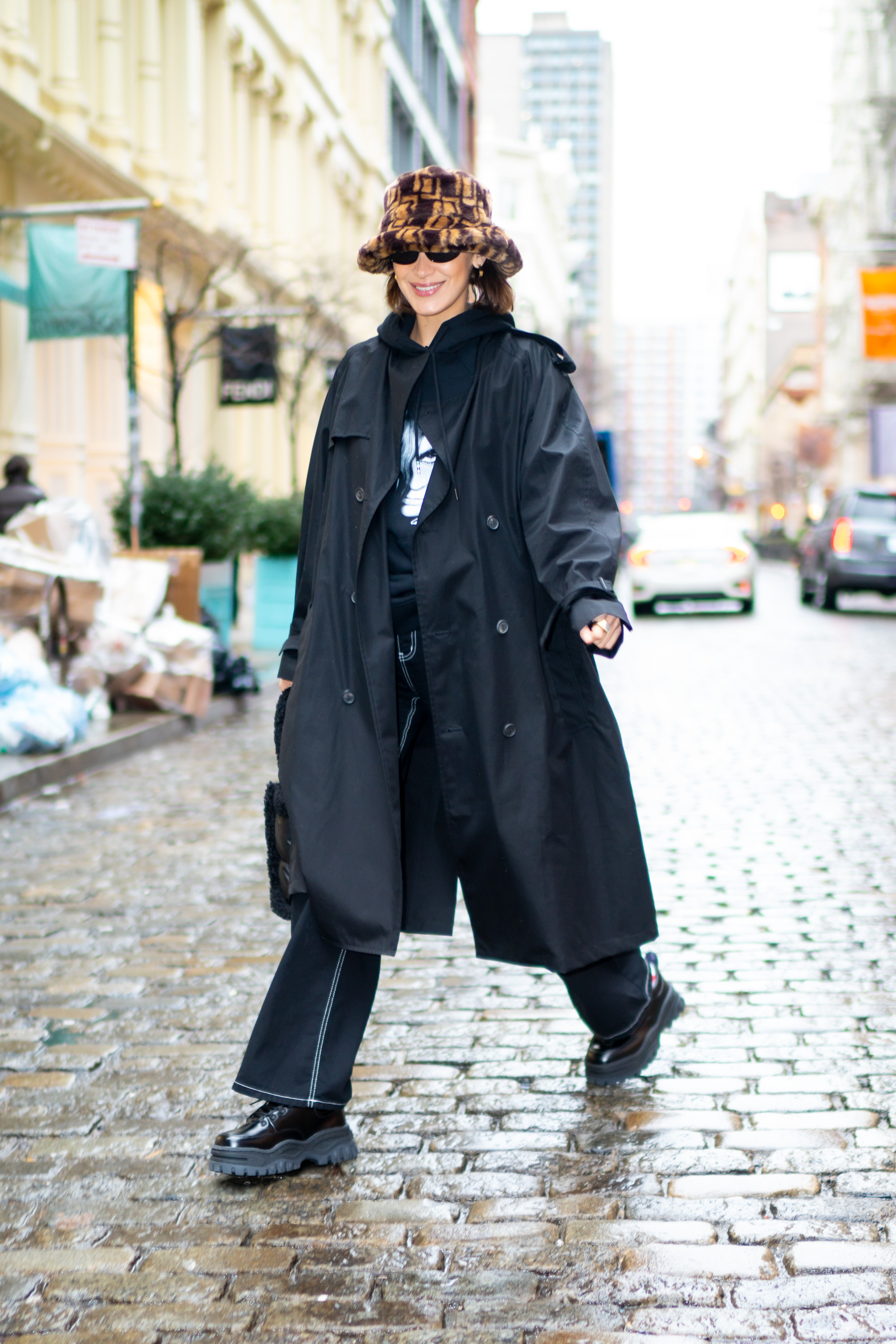 bucket-hat-bella-hadid