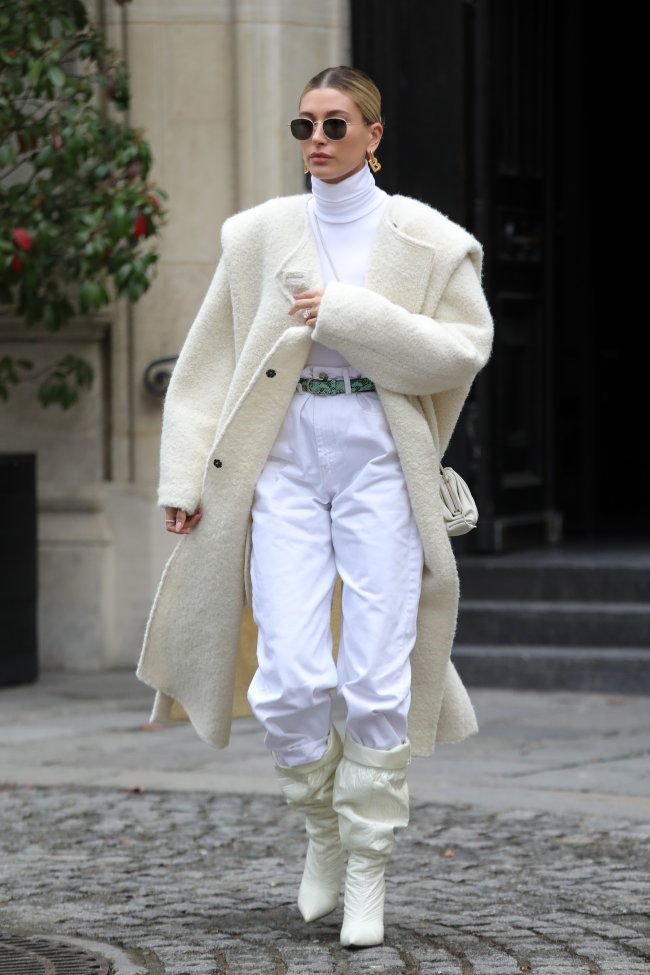 hailey-bieber-semana-moda-paris