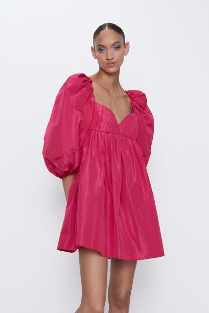Vestido com manga bufante da Zara (R$ 229*) Vestido com manga bufante da Zara (R$ 229*)