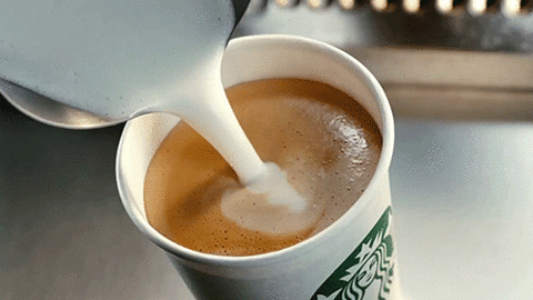Sabia que só de pensar em café você já fica mais concentrada? O GIF mostra um copo descartável sendo cheio com café