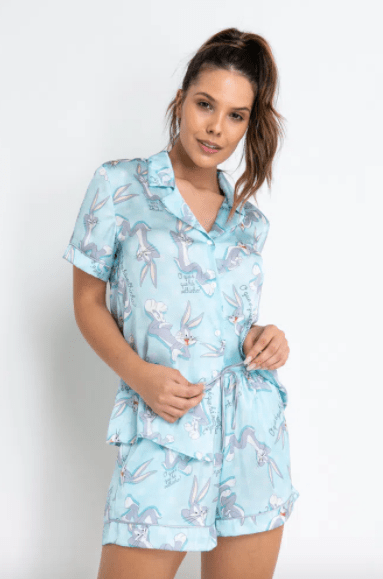 Pijama cetim pernalonga da Acuo (R$ 249,90*) Pijama cetim pernalonga da Acuo (R$ 249,90*)