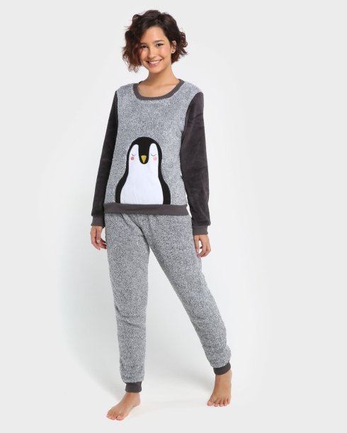 Pijama de pelúcia da Riachuelo (R$ 149,90*)