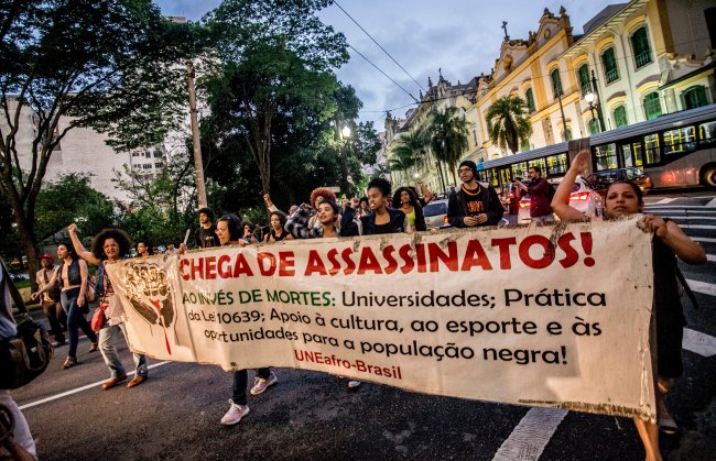 O que é ser negro no Brasil, um país racista, em números