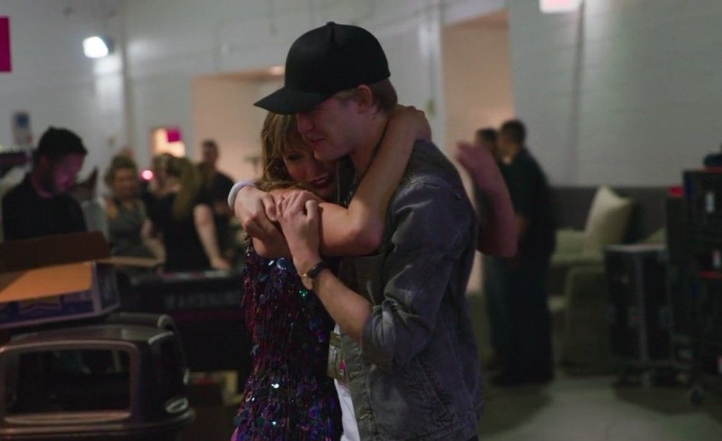 Joe Alwyn e Taylor Swift em "Miss Americana"