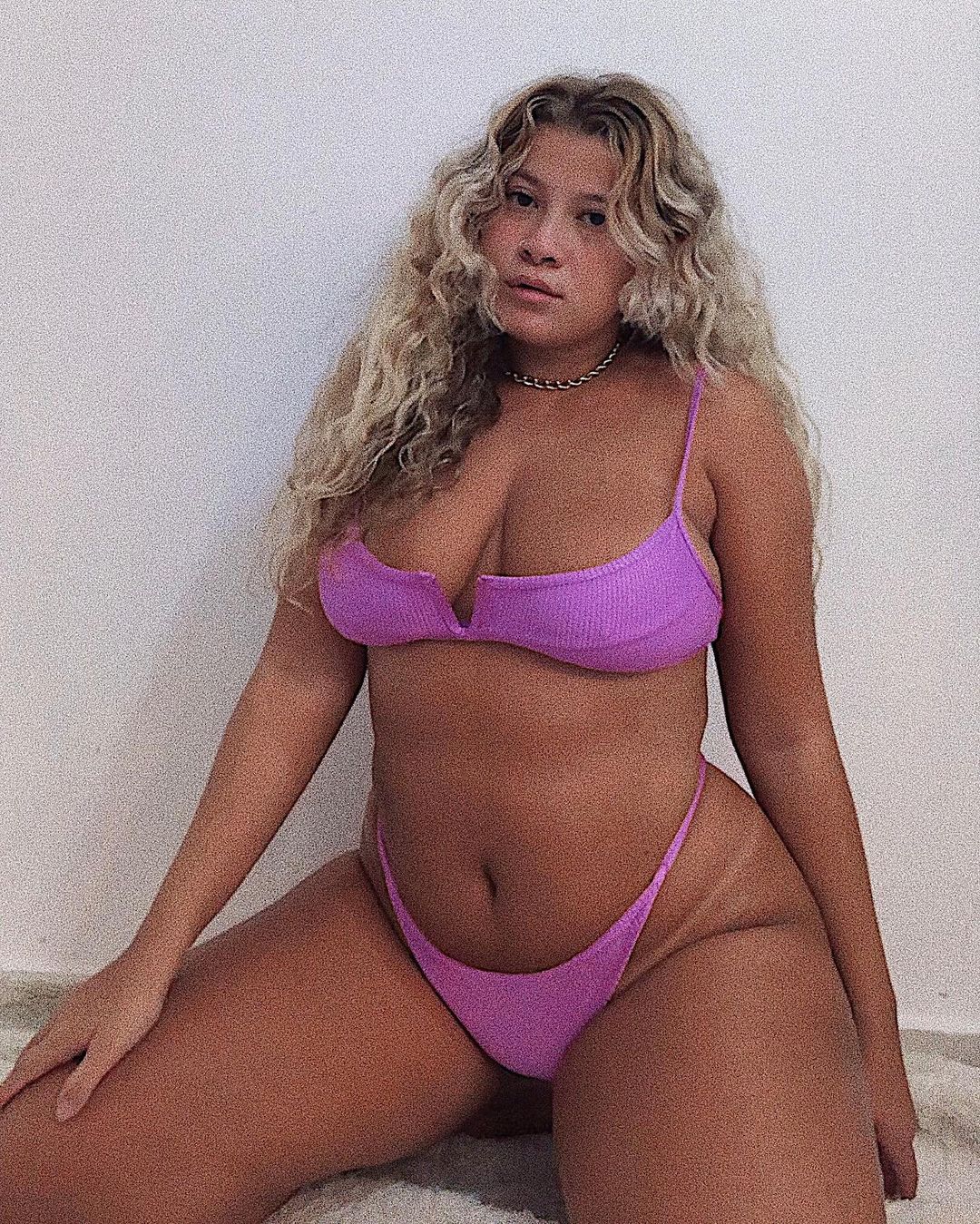 tendencia-biquini-decote-verao-2021-evemrtns Top de biquíni com decote V