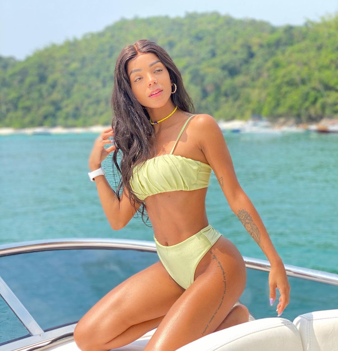 tendencia-biquini-top-reto-verao-2021-brunnagoncalves Biquíni com top reto