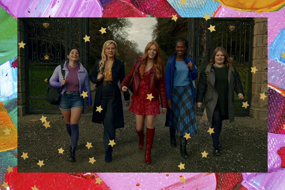 Precious Mustapha (Aisha), Abigail Cowen (Bloom), Hannah Van Der Westhuysen (Stella), Elisha Applebaum (Musa) e Eliot Salt (Terra) em Fate: A Saga Winx