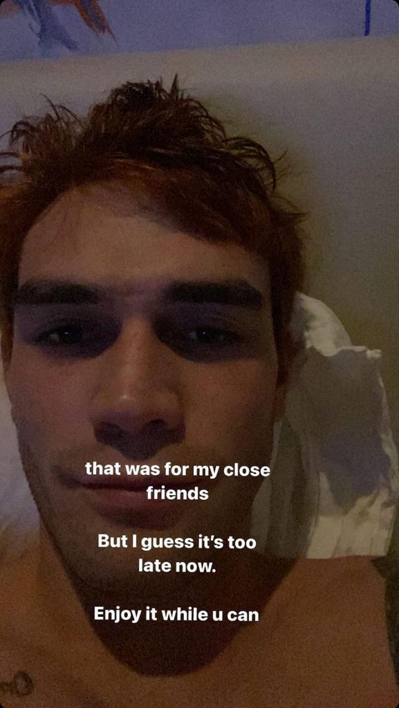 Imagem de KJ Apa no Instagram